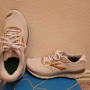 Running shoes